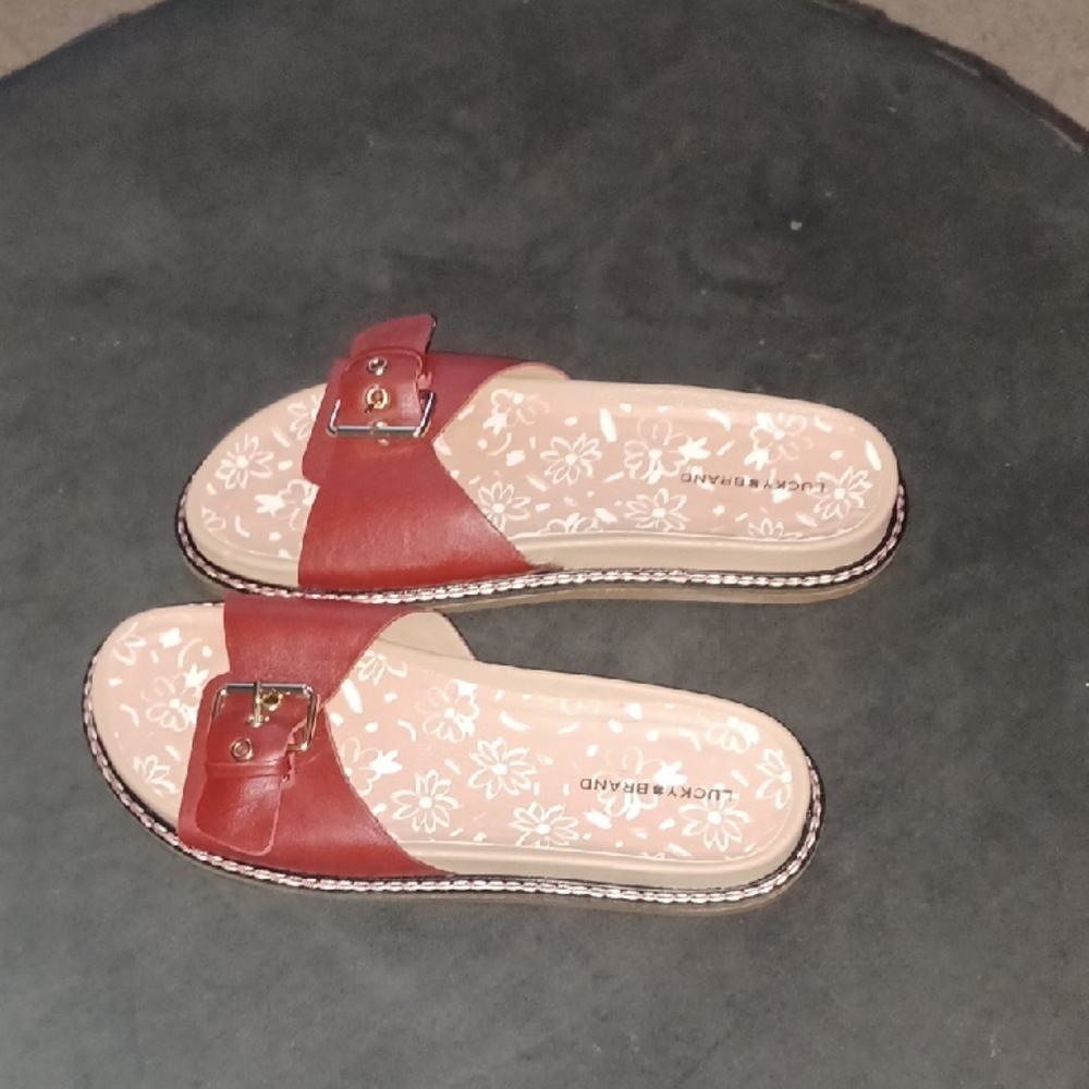 Lucky Brand Women's Red Slide Sandals.9